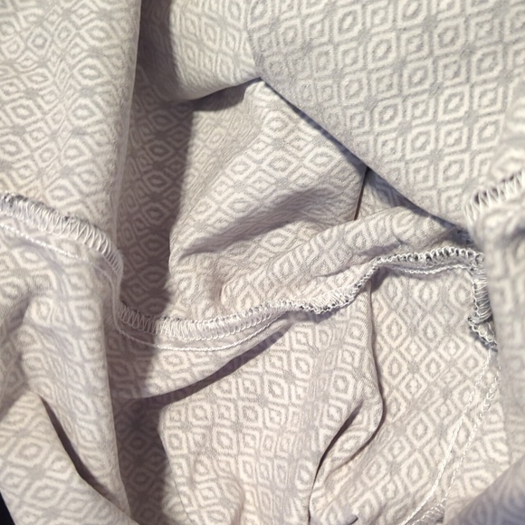 Rafaella Comfort Shorts White Geometric Pull On Elastic Waistband 18 NICE - Picture 7 of 9